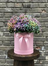 Цветочная композиция из Гипсофила и Розы в шляпной коробке в Мельчевке