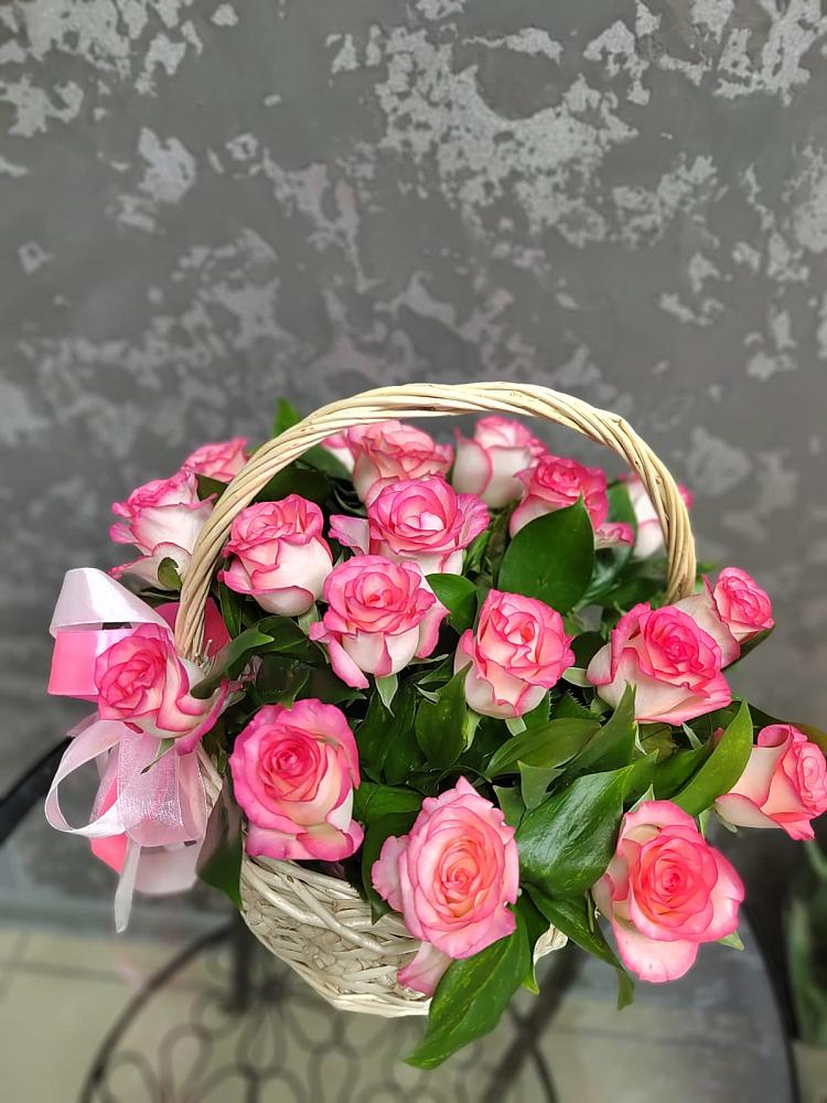 Цветочная композиция из Розы в корзине в Мельчевке