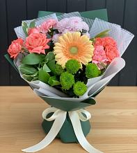 Букет цветов из:  Гвоздики, Розы, Герберы и Хризантемы в Мельчевке
