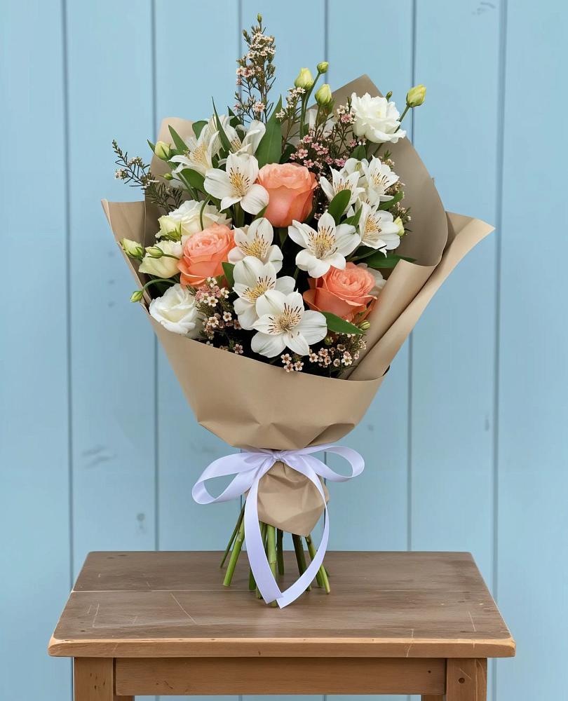 Букет цветов из: Альстромерии, Лизиантусы, Розы и Хризантемы в Мельчевке